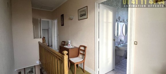 2 bedrooms House in Colombes, France No. 169546 10