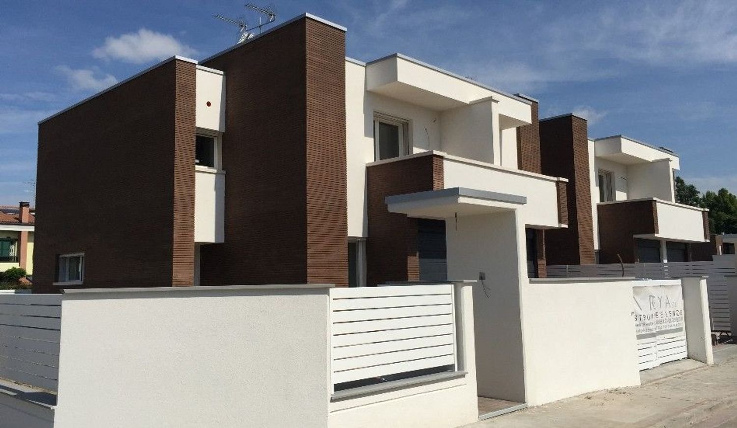 4 rooms Villa in Folignano, Italy No. 85100