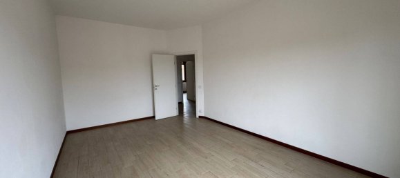 4 rooms Apartment in Sassuolo, Italy No. 29394 3