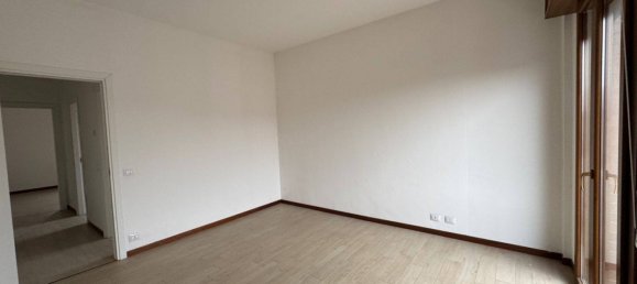 4 rooms Apartment in Sassuolo, Italy No. 29394 29