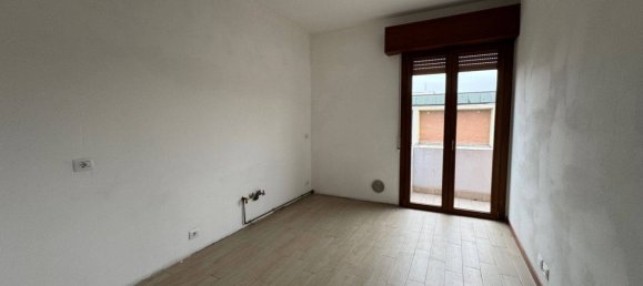 4 rooms Apartment in Sassuolo, Italy No. 29394 8