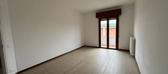 4 rooms Apartment in Sassuolo, Italy No. 29394 2