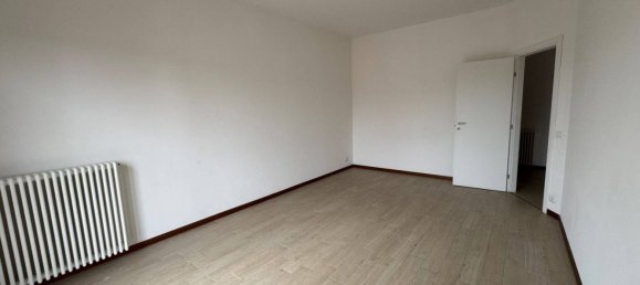 4 rooms Apartment in Sassuolo, Italy No. 29394 4