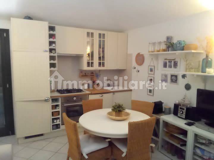 Apartamento de 2 dormitorios en Valledoria, Italy No. 294054