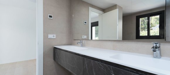 4 bedrooms House in Marbella, Spain No. 136174 18