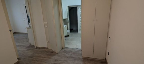 Estudio en Vittorio Veneto, Italy No. 255786 4