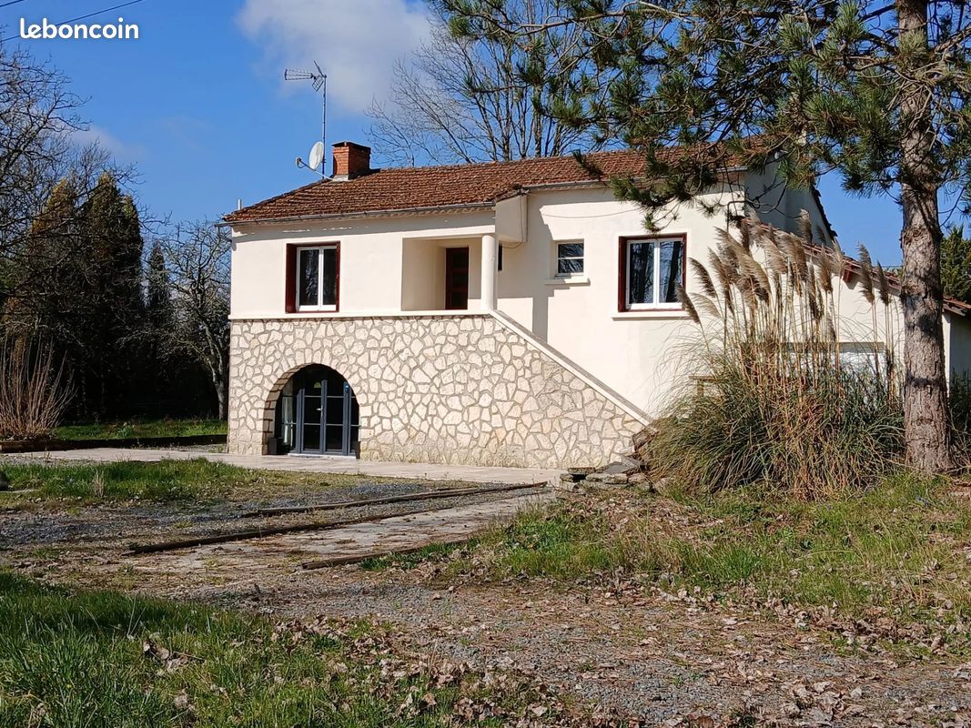 5 bedrooms House in Dordogne, France No. 335760