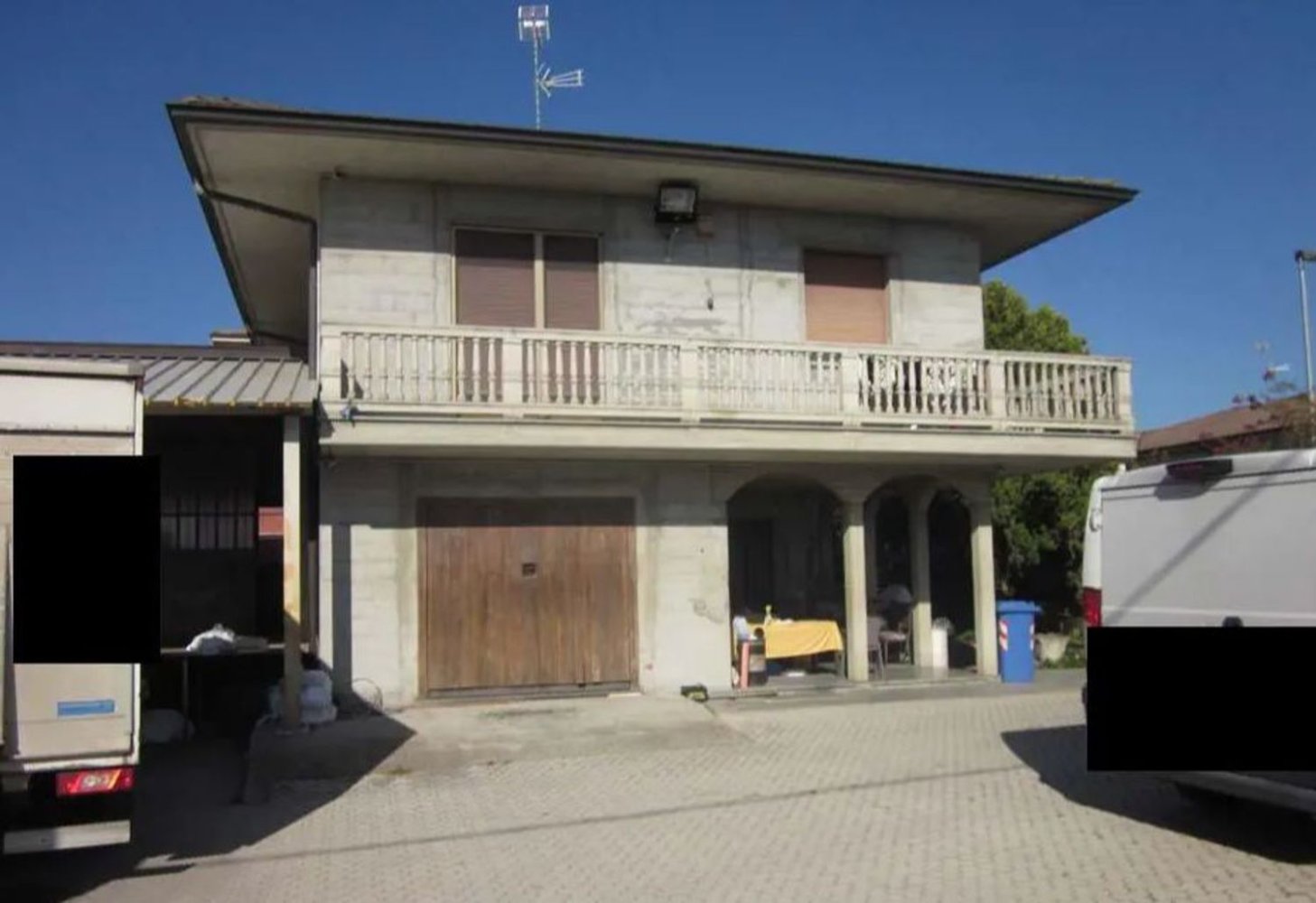 3 bedrooms Villa in Garlasco, Italy No. 168599