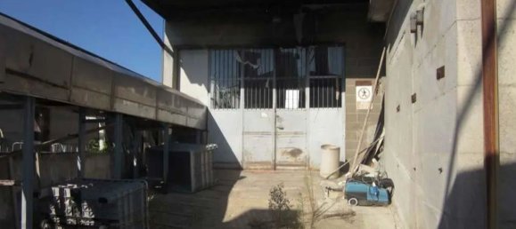 3 bedrooms Villa in Garlasco, Italy No. 168599 5