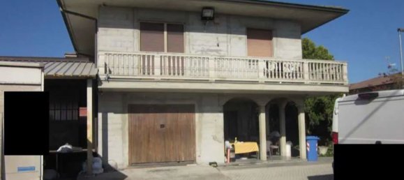 3 bedrooms Villa in Garlasco, Italy No. 168599 21