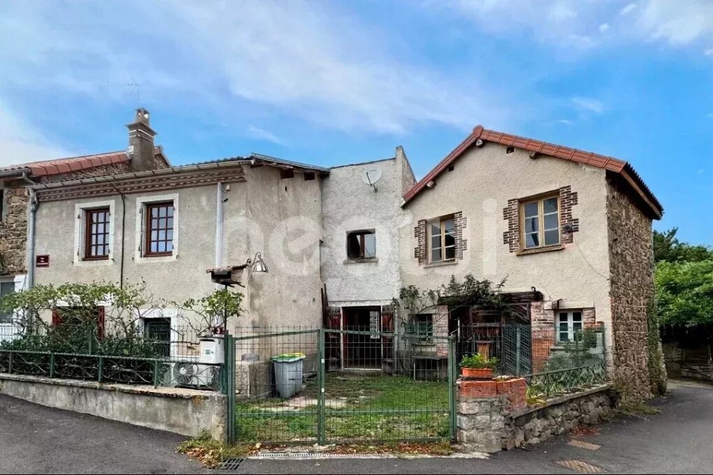3 bedrooms House in Puy-de-Dome, France No. 321391