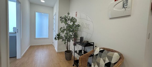 86m² Commercial property in Pacos de Ferreira, Portugal No. 42913 12