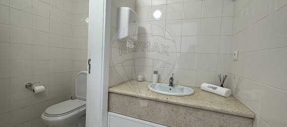 86m² Commercial property in Pacos de Ferreira, Portugal No. 42913 15