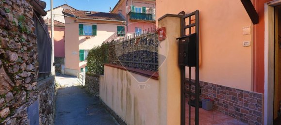 5-salle Appartement à Genoa, Italy No. 70043 3