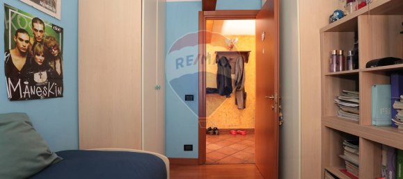 5-salle Appartement à Genoa, Italy No. 70043 17