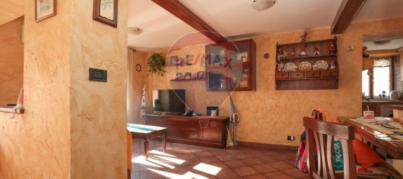 5-salle Appartement à Genoa, Italy No. 70043 11