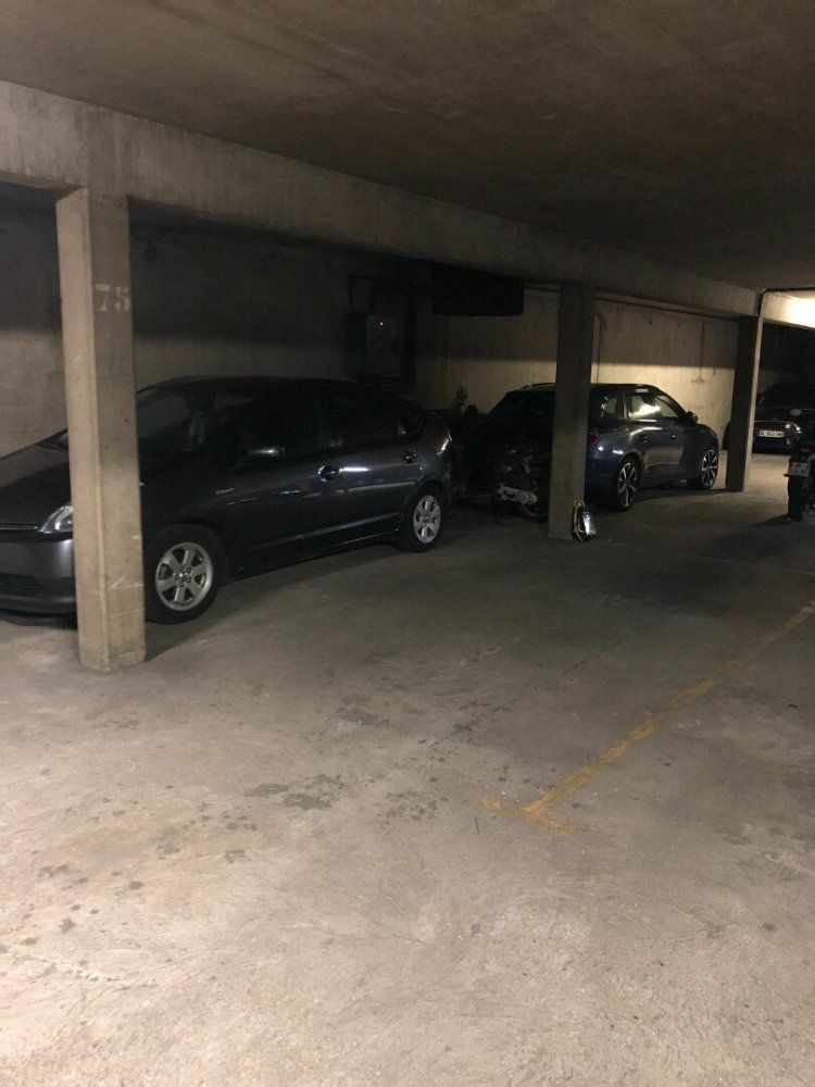 10m² Parking in Paris, France No. 168200