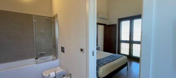 Вилла с 2 спальнями в Читта Сант Анджело, Италия № 329479 6