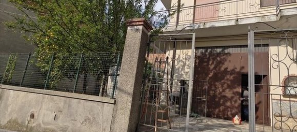 2-salle Appartement à Cittanova, Italy No. 16738 12