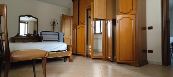 2-salle Appartement à Cittanova, Italy No. 16738 3