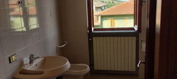 5 bedrooms Apartment in Pianello Val Tidone, Italy No. 372382 11