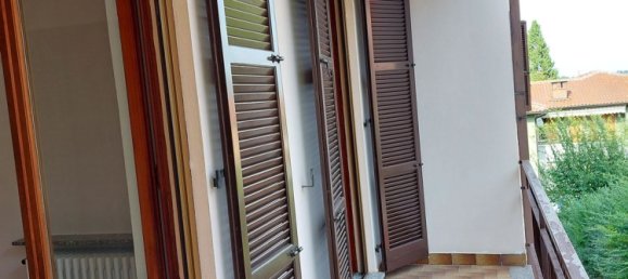 5 bedrooms Apartment in Pianello Val Tidone, Italy No. 372382 2