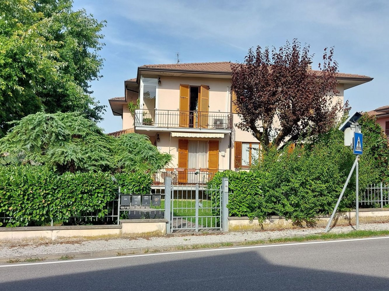 5 bedrooms Apartment in Pianello Val Tidone, Italy No. 372382