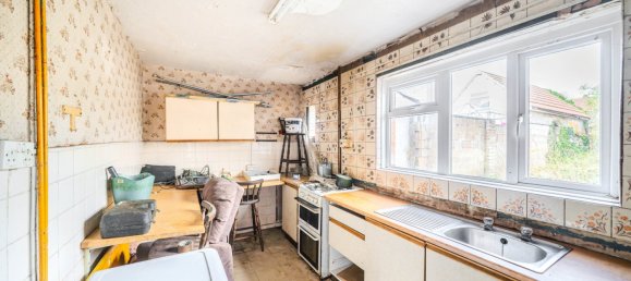 House in Bristol, United Kingdom No. 2151 3