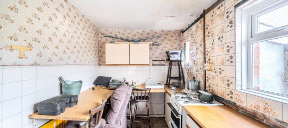 House in Bristol, United Kingdom No. 2151 6