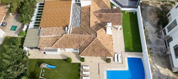 4 غرف نوم فيلا في Estepona, Spain رقم 49076 14