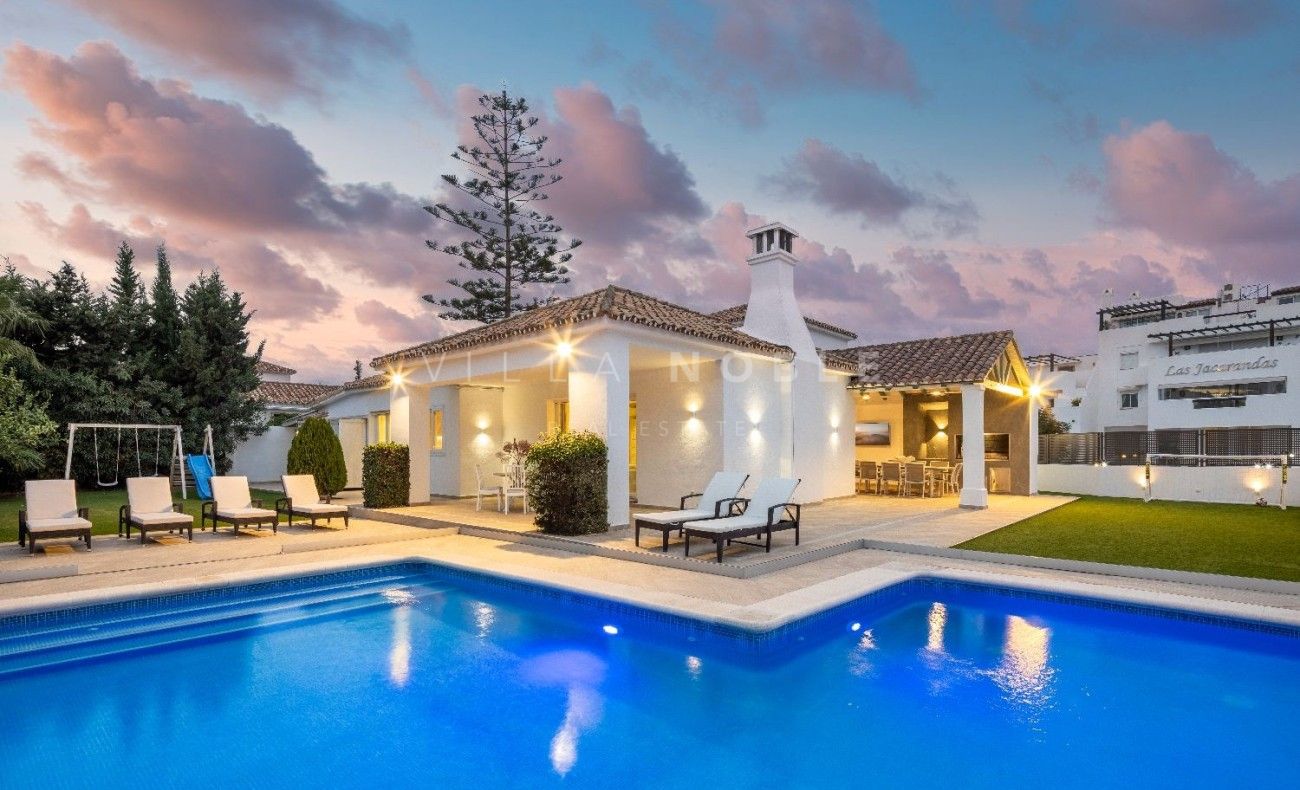 4 غرف نوم فيلا في Estepona, Spain رقم 49076