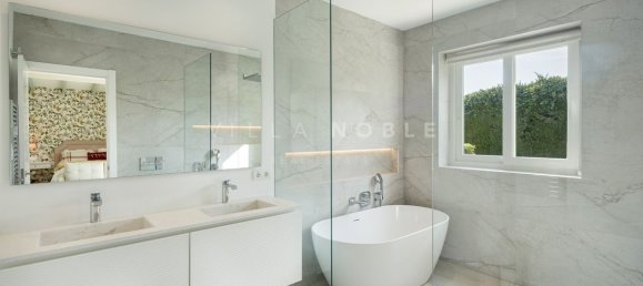 4 غرف نوم فيلا في Estepona, Spain رقم 49076 12