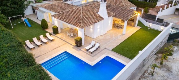 4 غرف نوم فيلا في Estepona, Spain رقم 49076 2