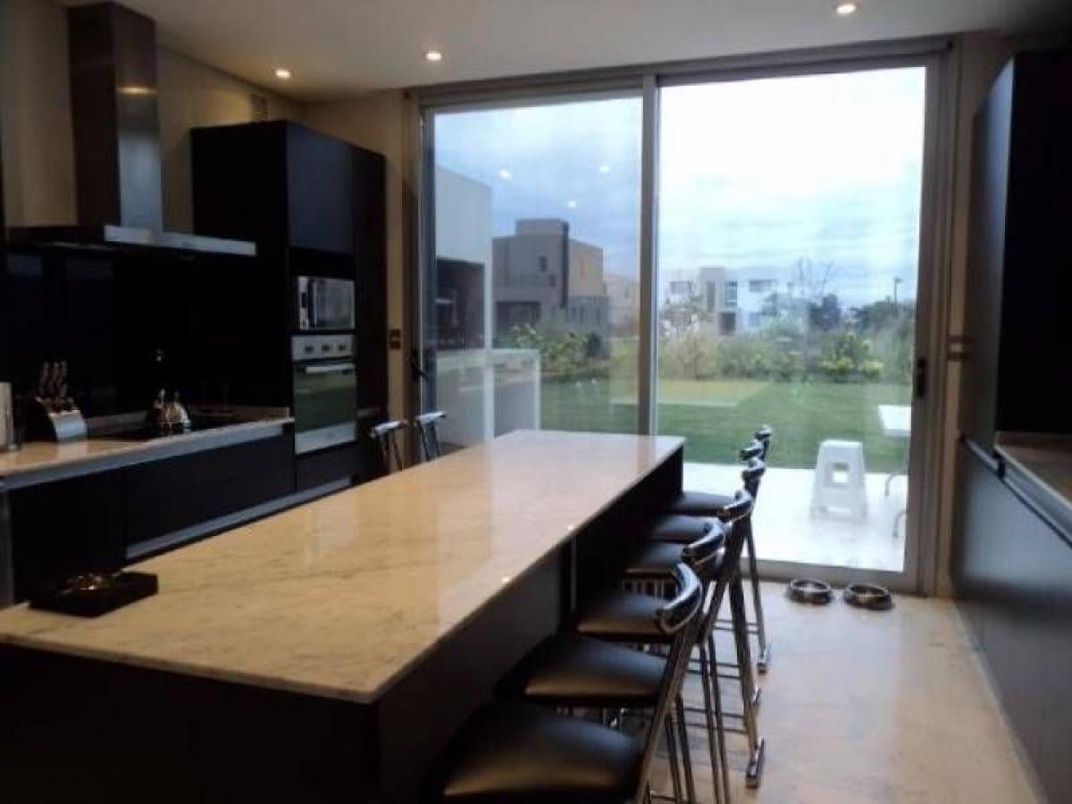 4 Schlafzimmer Haus in Tigre, Argentina, Nr. 54071