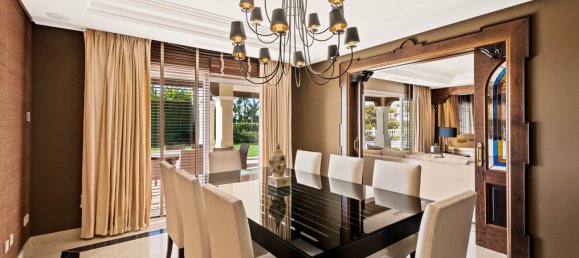 5 bedrooms Villa in Benahavis, Spain No. 89224 3