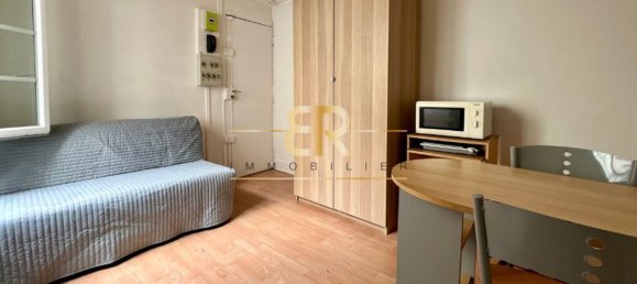 Studio in Paris, France No. 317996 2