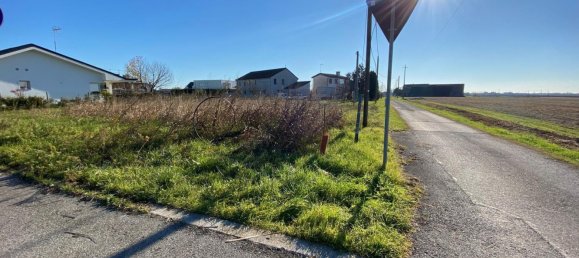 750m² Land in Ponte San Nicolò, Italy No. 274968 2