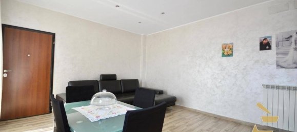 2 bedrooms Apartment in Turin, Italy No. 349918 2