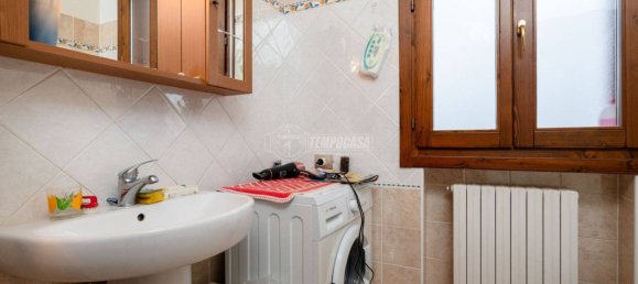 2 bedrooms Apartment in Montese, Italy No. 67925 11