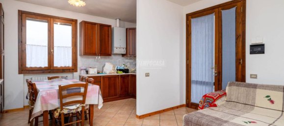 2 bedrooms Apartment in Montese, Italy No. 67925 2