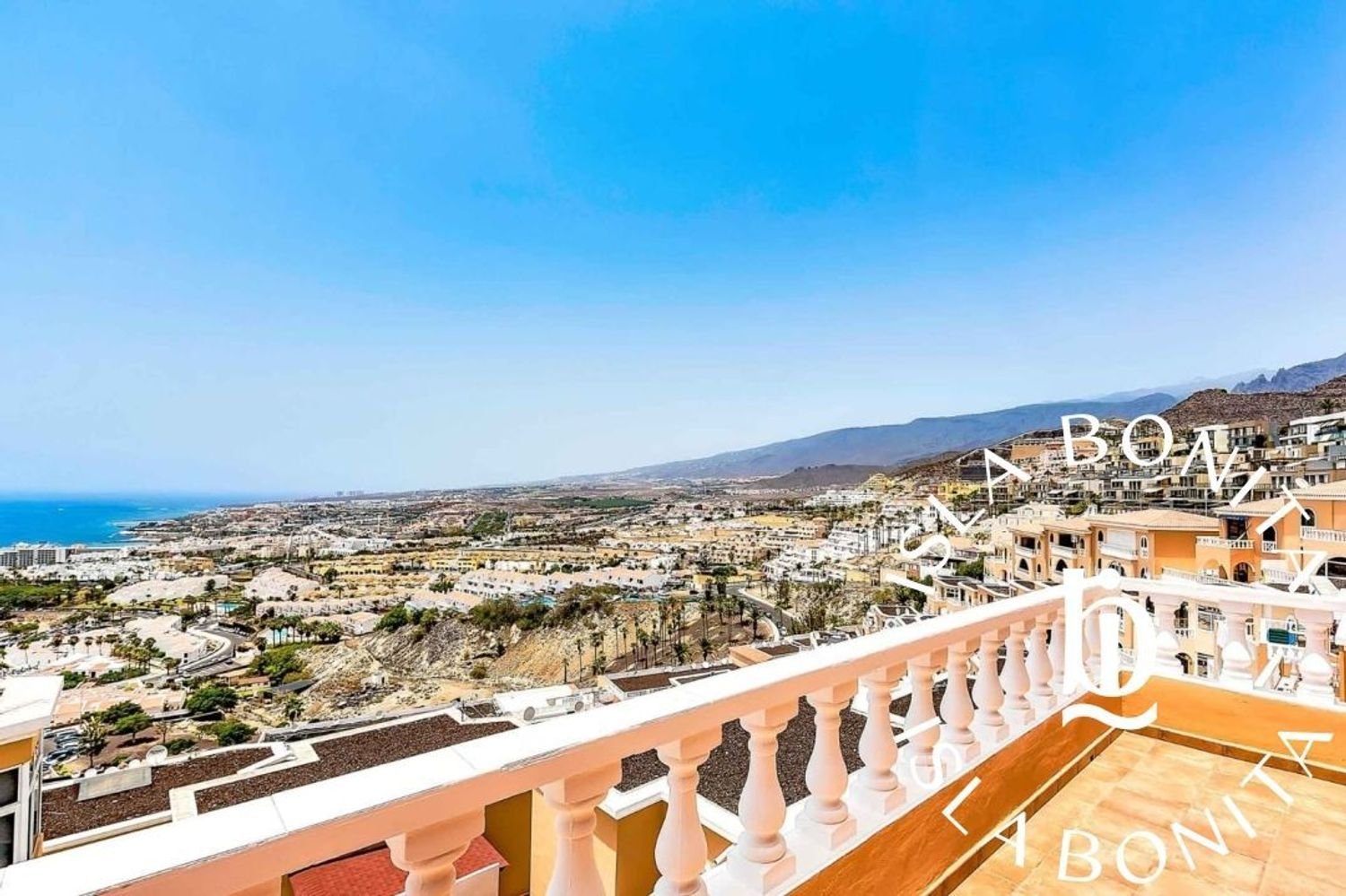 Casa de 5 dormitorios en Adeje, Spain No. 83427