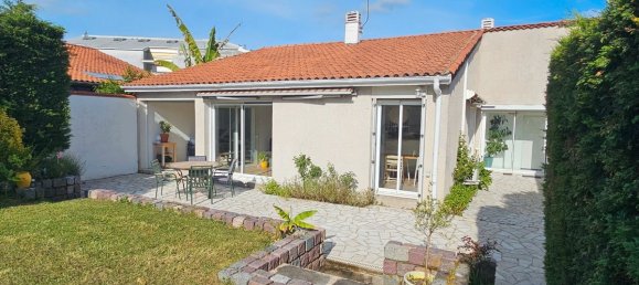 3 bedrooms House in Cenon, France No. 317372 3