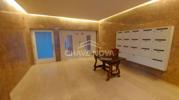 5 bedrooms Apartment in Porto, Portugal No. 58996