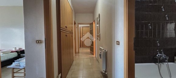 5-salle Appartement à Catanzaro, Italy No. 132810 6