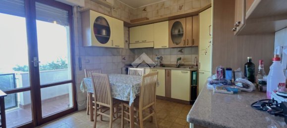 5-salle Appartement à Catanzaro, Italy No. 132810 4