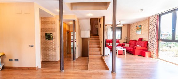 4 bedrooms House in Arroyomolinos, Spain No. 169019 3