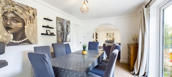 4 bedrooms House in Bordon, United Kingdom No. 13782 7