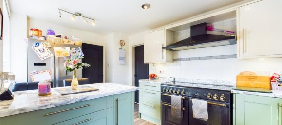 4 bedrooms House in Bordon, United Kingdom No. 13782 11