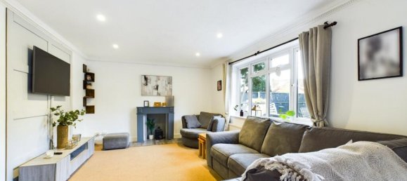 4 bedrooms House in Bordon, United Kingdom No. 13782 5