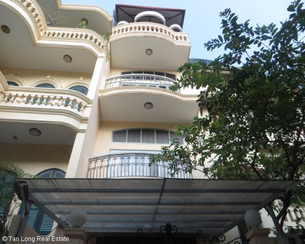 4 غرف نوم منزل في Dong Da, Vietnam رقم 4206